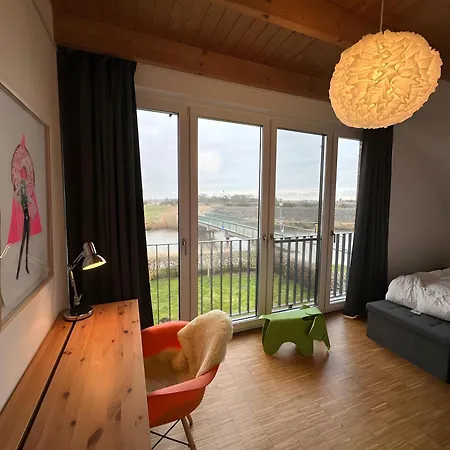 Holiday home Grosszuegiges Modernes Neuharlingersiel